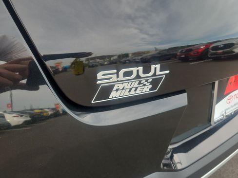 Used 2023 Kia Soul LX FWD image 28
