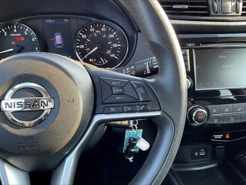 Used 2018 Nissan Rogue S image 23