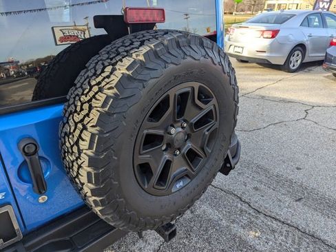 Used 2016 Jeep Wrangler Sahara image 21