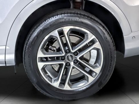 Certified 2025 Audi Q5 Premium w/ Convenience Package AWD/4WD image 26