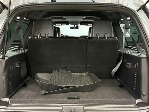 Used 2012 Lincoln Navigator L 4WD image 11
