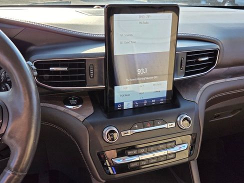 Used 2020 Ford Explorer Platinum w/ Premium Technology Package AWD/4WD image 21