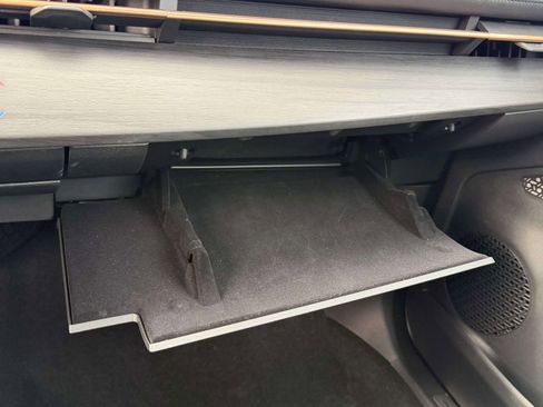 Used 2024 Nissan Ariya AWD image 35