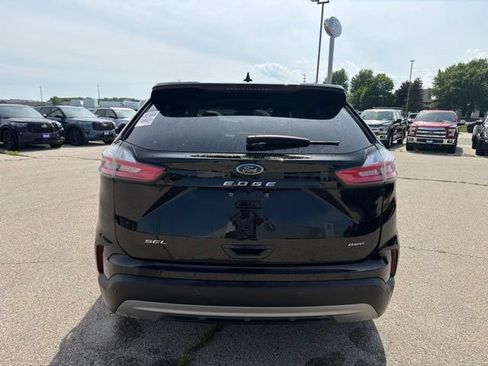 Used 2024 Ford Edge SEL w/ Convenience Package AWD/4WD image 4