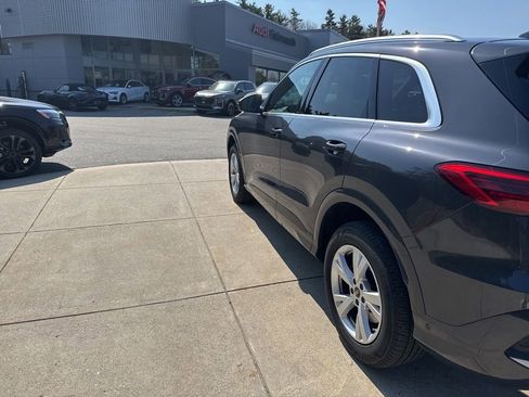 Used 2025 Audi Q5 Premium w/ Convenience Package AWD/4WD image 7