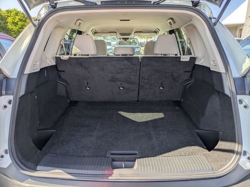 Certified 2023 Nissan Rogue SV FWD image 24