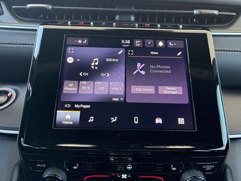 New 2025 Jeep Grand Cherokee Altitude image 18