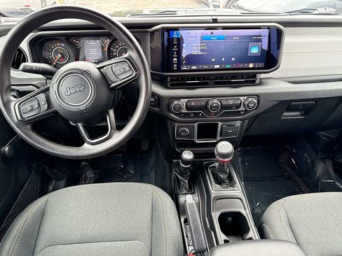 Used 2024 Jeep Gladiator Sport image 18