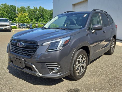 Used 2023 Subaru Forester Premium AWD/4WD image 3
