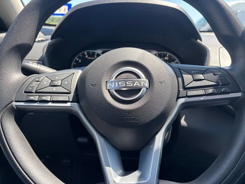 Used 2025 Nissan Altima 2.5 SV FWD image 28