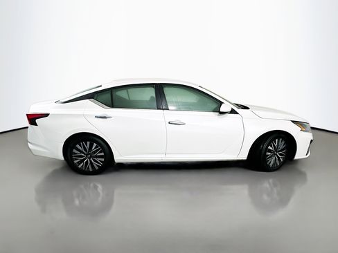 Used 2023 Nissan Altima 2.5 SV image 8