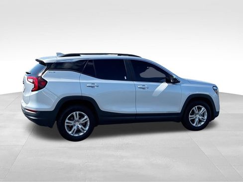 Used 2022 GMC Terrain SLE w/ Driver Convenience Package FWD image 9
