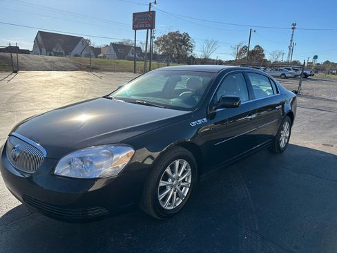 Used 2010 Buick Lucerne CXL w/ Driver Confidence Package image 2