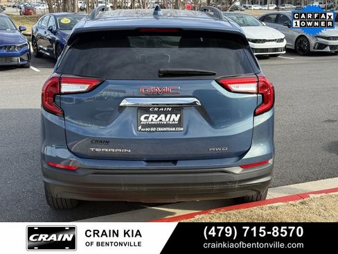 Used 2024 GMC Terrain SLE w/ Driver Convenience Package image 6
