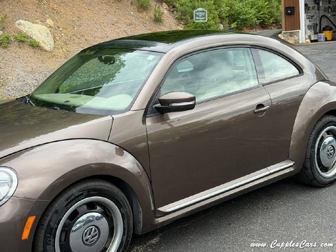 Used 2014 Volkswagen Beetle 1.8T FWD image 34