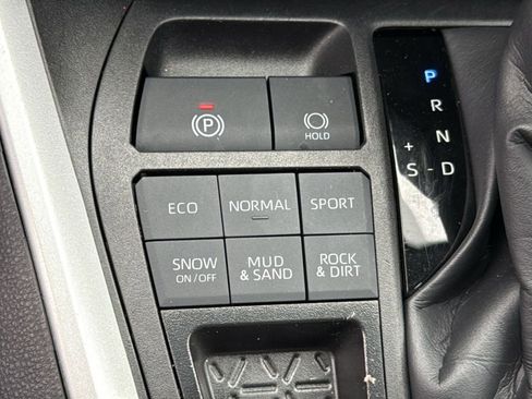 Certified 2025 Toyota RAV4 LE image 21