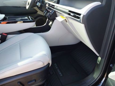 Certified 2025 Hyundai Tucson Limited image 29