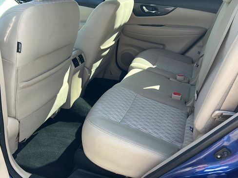 Used 2018 Nissan Rogue SV AWD/4WD image 19