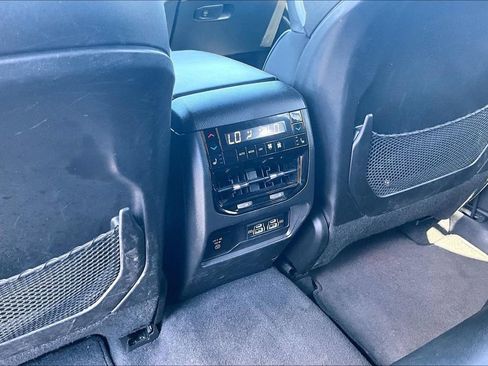 Used 2023 Jeep Grand Cherokee Overland w/ Luxury Tech Group IV AWD/4WD image 33