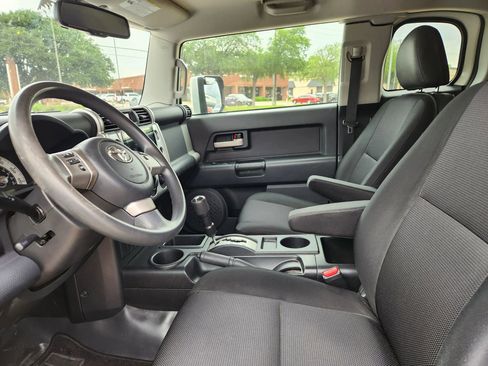 Used 2011 Toyota FJ Cruiser 2WD w/ TRD Sport Pkg image 10