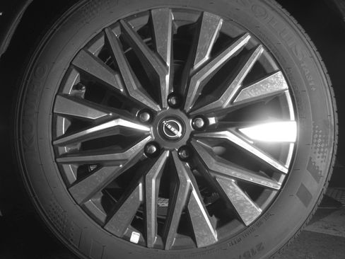 Used 2025 Nissan Altima 2.5 SV FWD image 14