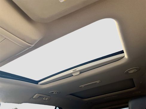 Used 2023 GMC Acadia Denali w/ Denali Ultimate Package image 23