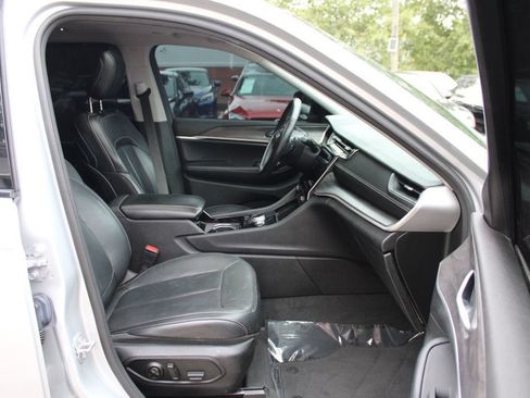 Used 2021 Jeep Grand Cherokee L Limited w/ Luxury Tech Group II AWD/4WD image 36