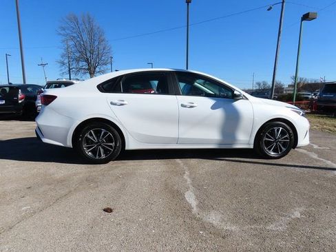 Used 2024 Kia Forte LXS w/ LXS Technology Package image 8
