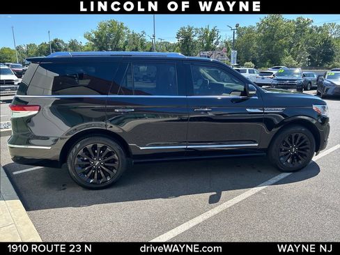 Certified 2024 Lincoln Navigator Reserve AWD/4WD image 9