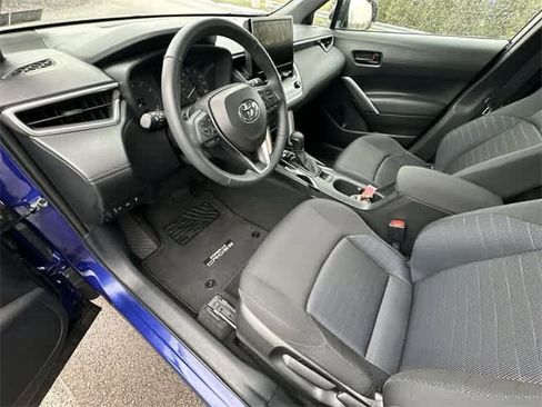 Used 2023 Toyota Corolla Cross SE image 16