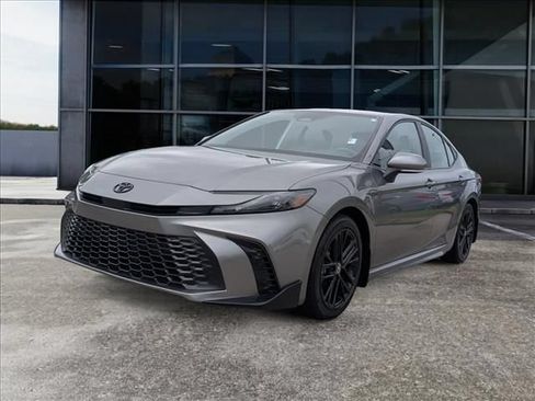 Used 2025 Toyota Camry SE FWD image 5