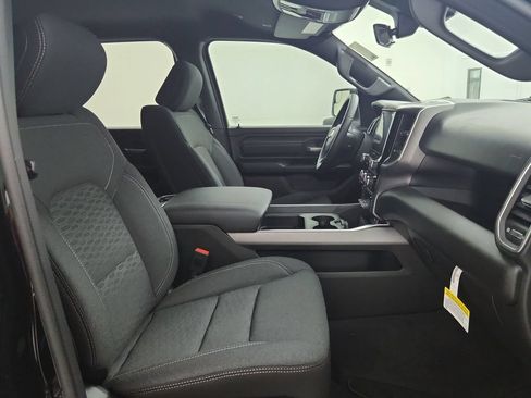 New 2026 RAM 1500 Express AWD/4WD image 30