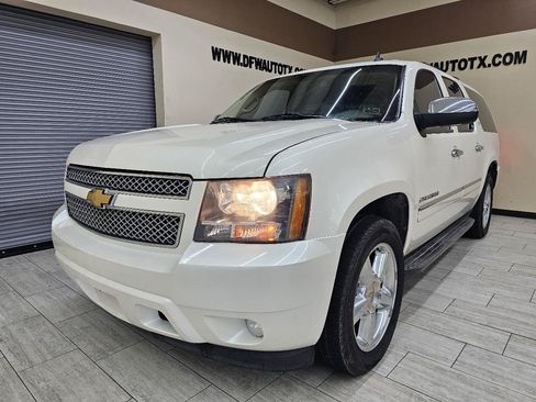 Used 2013 Chevrolet Suburban LTZ RWD image 2
