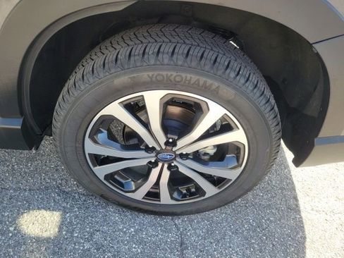 Used 2023 Subaru Forester Limited AWD/4WD image 8