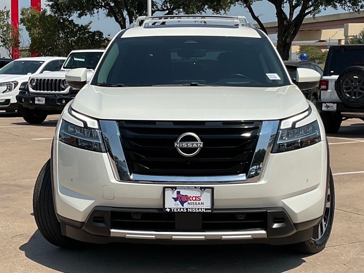 Used 2024 Nissan Pathfinder Platinum w/ Cargo Package FWD image 2