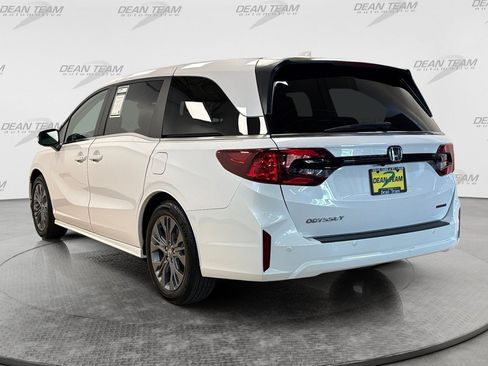 Used 2025 Honda Odyssey Touring image 6