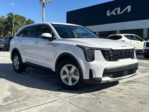 New 2026 Kia Sorento LX FWD image 2