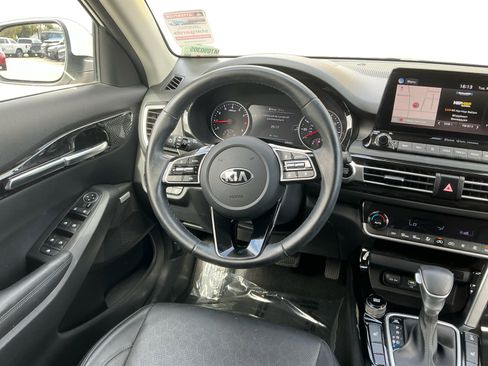 Used 2021 Kia Seltos SX w/ SX Sunroof Package AWD/4WD image 11