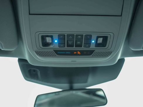 Certified 2022 Ford Explorer XLT w/ Equipment Group 202A AWD/4WD image 41