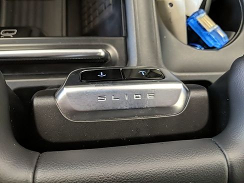 Used 2025 Ford Expedition Max Platinum image 27