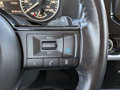 Used 2023 Nissan Pathfinder SV AWD/4WD image 16