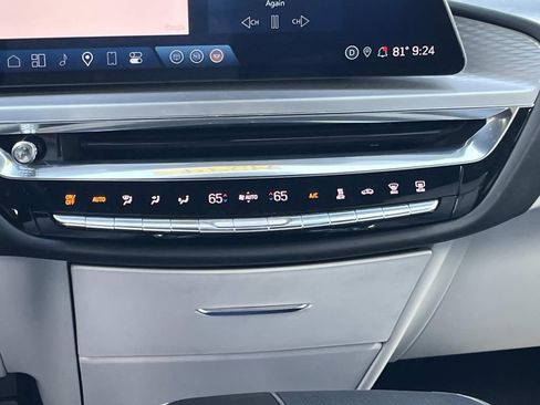 Certified 2024 Cadillac Lyriq Luxury AWD/4WD image 17