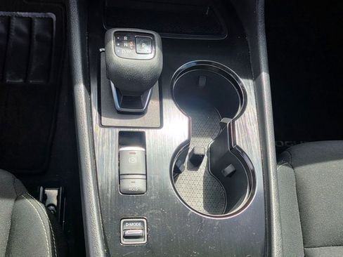 Used 2023 Nissan Rogue S FWD image 18