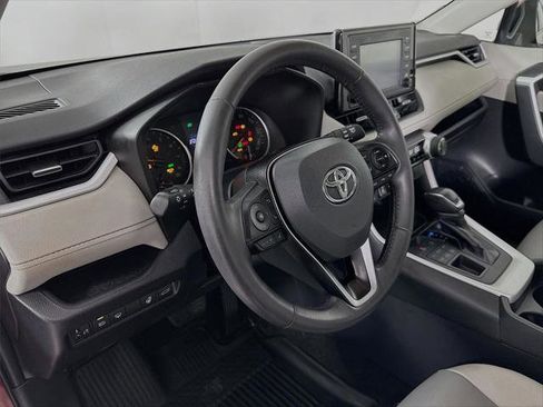Certified 2019 Toyota RAV4 XLE Premium image 9