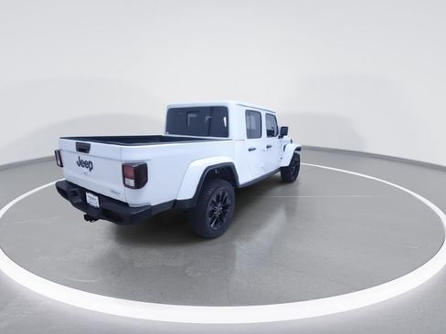 Used 2025 Jeep Gladiator Sport image 3