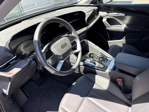 Used 2025 Audi Q5 Premium w/ Convenience Package AWD/4WD image 7