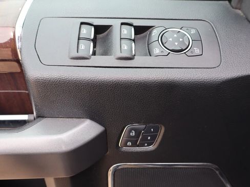 Used 2016 Ford F150 Platinum w/ Equipment Group 701A Luxury image 16