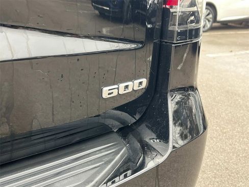 Used 2022 Cadillac Escalade Premium Luxury image 14