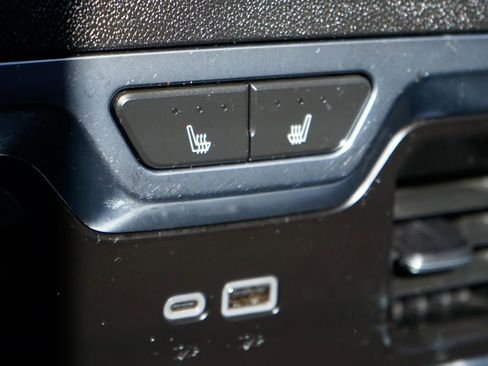 Used 2024 GMC Sierra 3500 Denali Ultimate AWD/4WD image 41