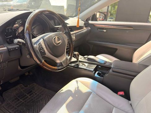 Used 2015 Lexus ES 350 w/ Luxury Package FWD image 16